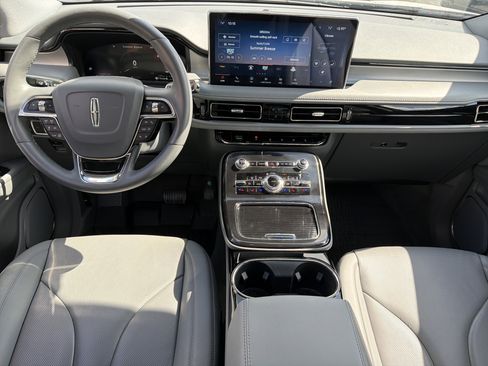 Used 2022 Lincoln Nautilus Reserve FWD image 16