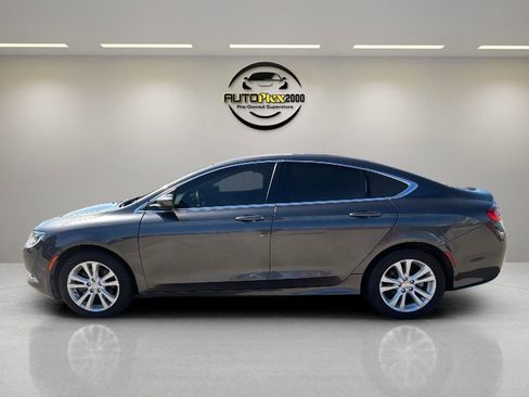 Used 2015 Chrysler 200 Limited image 3