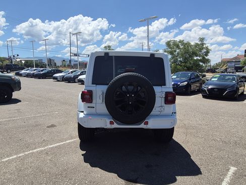 Used 2021 Jeep Wrangler Unlimited Sahara AWD/4WD image 4