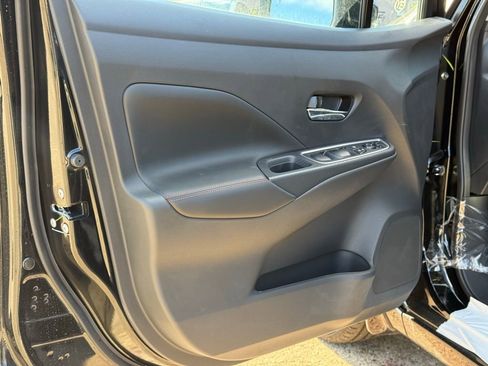 New 2025 Nissan Versa SR w/ Trunk Package image 20