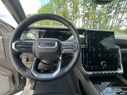 Certified 2026 GMC Yukon Denali w/ Sun & Power Step Package AWD/4WD image 11