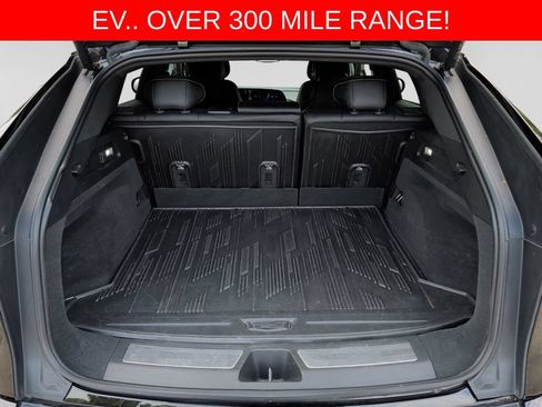 Used 2024 Cadillac Lyriq Luxury w/ LPO, Floor Liner Package AWD/4WD image 38