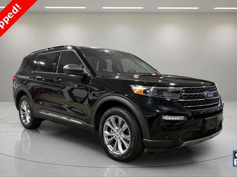Used 2022 Ford Explorer XLT w/ Equipment Group 202A image 1