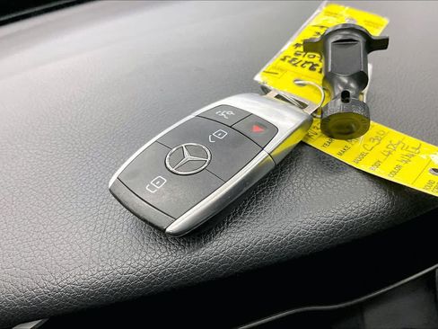 Used 2019 Mercedes-Benz C 300 Sedan image 14