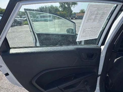 Used 2016 Ford Fiesta S FWD image 21
