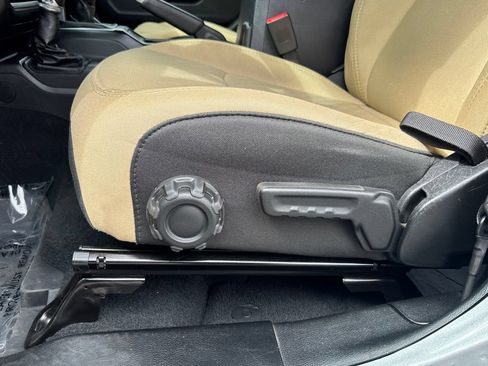 Used 2018 Jeep Wrangler Unlimited Sport AWD/4WD image 31