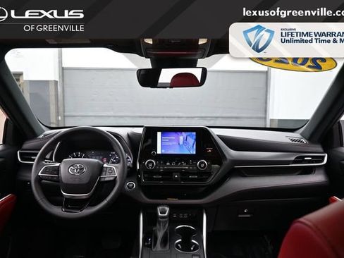 Used 2023 Toyota Highlander XSE FWD image 24