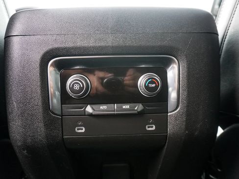 Used 2024 Chevrolet Suburban RST RWD image 10