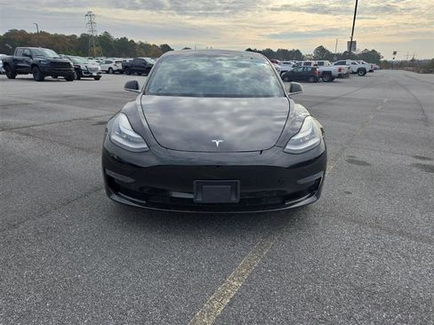 Used 2019 Tesla Model 3 Standard Range Plus image 3