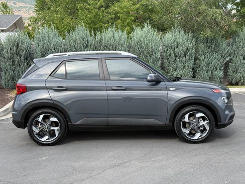 Used 2023 Hyundai Venue SEL w/ Cargo Package FWD image 8