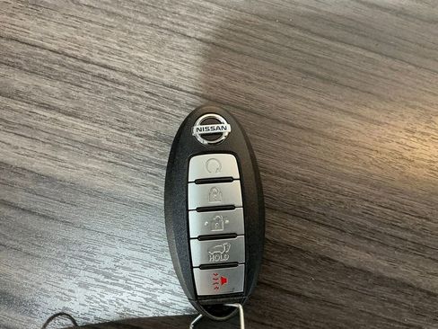 Used 2018 Nissan Rogue SL w/ Premium Package image 40