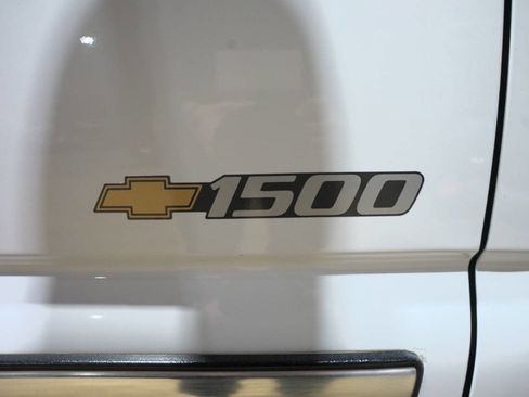 Used 2000 Chevrolet Silverado 1500 LS 2dr 4WD Standard Cab LB w/ Exterior Appearance Pkg image 28