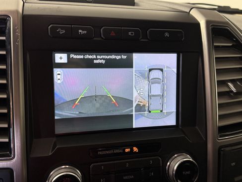 Used 2018 Ford F150 Platinum w/ Equipment Group 701A Luxury image 22