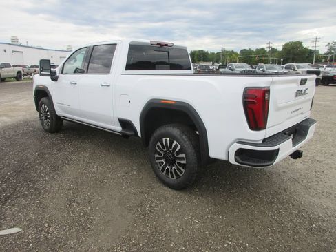 New 2026 GMC Sierra 3500 Denali Ultimate AWD/4WD image 7