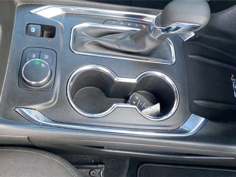 Used 2023 Chevrolet Traverse LT image 14