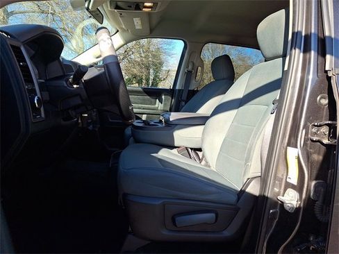 Used 2018 RAM 2500 Tradesman w/ Chrome Appearance Group image 13