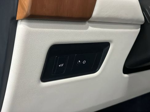 Used 2019 Land Rover Range Rover Supercharged AWD/4WD image 23