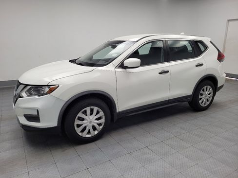 Used 2020 Nissan Rogue S FWD image 2