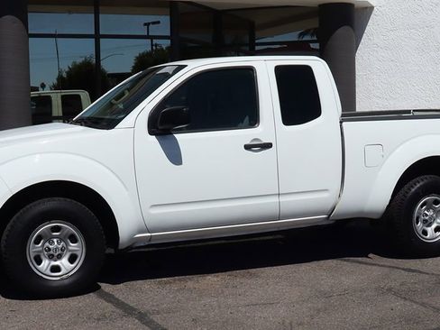 Used 2015 Nissan Frontier S image 7