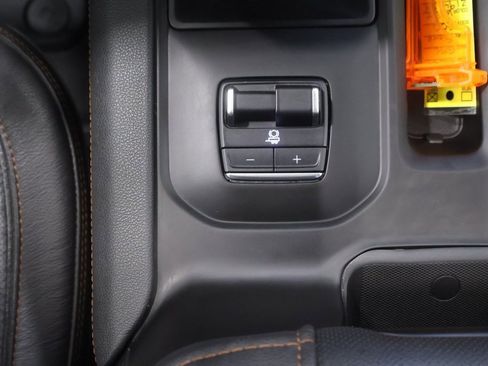 Used 2023 GMC Sierra 1500 AT4 w/ AT4 Preferred Package image 34