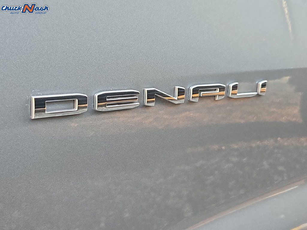 Used 2025 GMC Acadia Denali FWD image 9