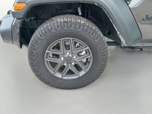 Used 2026 Jeep Wrangler Unlimited Sport AWD/4WD image 14
