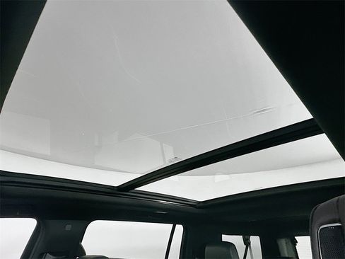 Used 2021 Cadillac Escalade ESV Premium Luxury w/ LPO, Illumination Package image 20