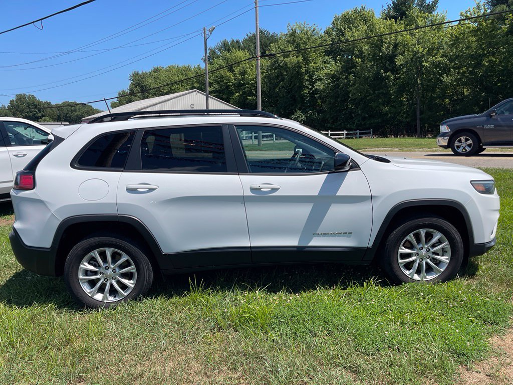 Used 2022 Jeep Cherokee Latitude Lux w/ Sun & Sound Group AWD/4WD image 8