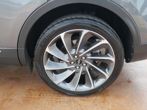 Used 2022 Lincoln Nautilus Reserve w/ Equipment Group 201A image 7