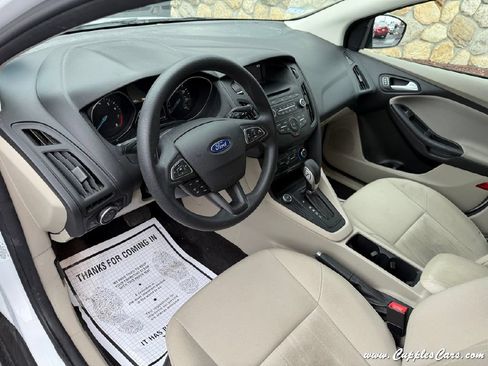 Used 2017 Ford Focus SE FWD image 5