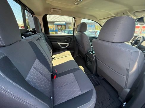 Used 2024 Nissan Titan SV w/ SV Convenience Package image 24