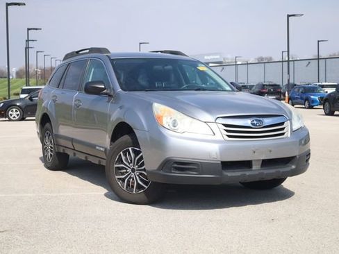 Used 2011 Subaru Outback 2.5i image 2