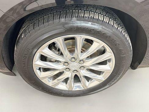 Used 2019 Buick Enclave Essence image 34