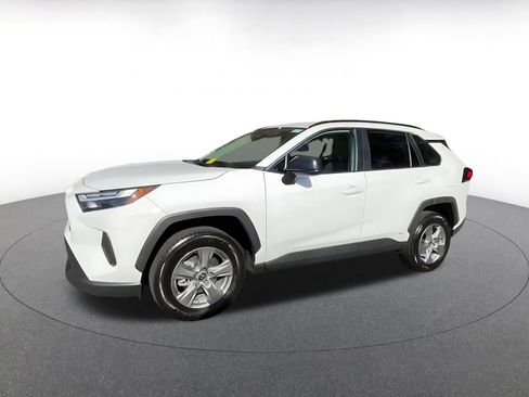 Used 2025 Toyota RAV4 LE image 8