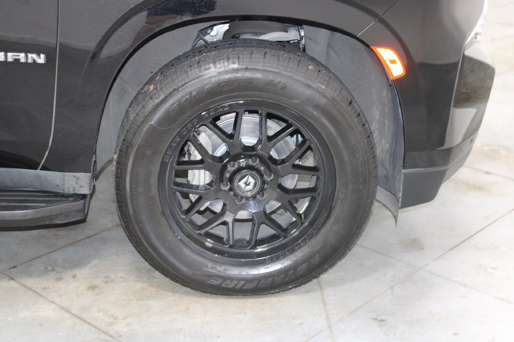 Used 2022 Chevrolet Suburban Premier RWD image 14
