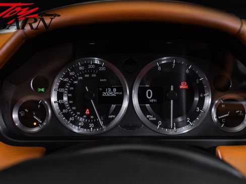 Used 2009 Aston Martin V8 Vantage Roadster RWD image 37