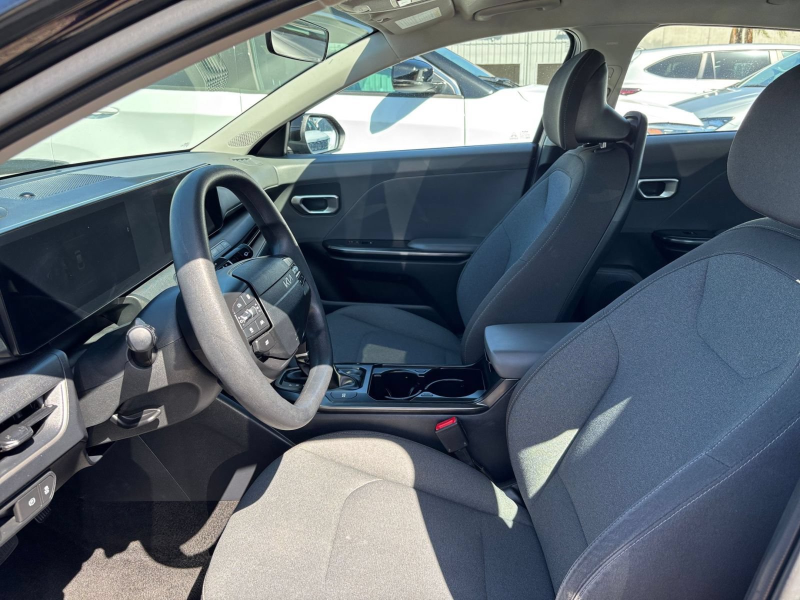 Used 2025 Kia K4 FWD image 25