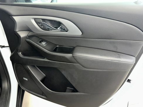 Certified 2023 Chevrolet Traverse LT w/ LT Premium Package image 37