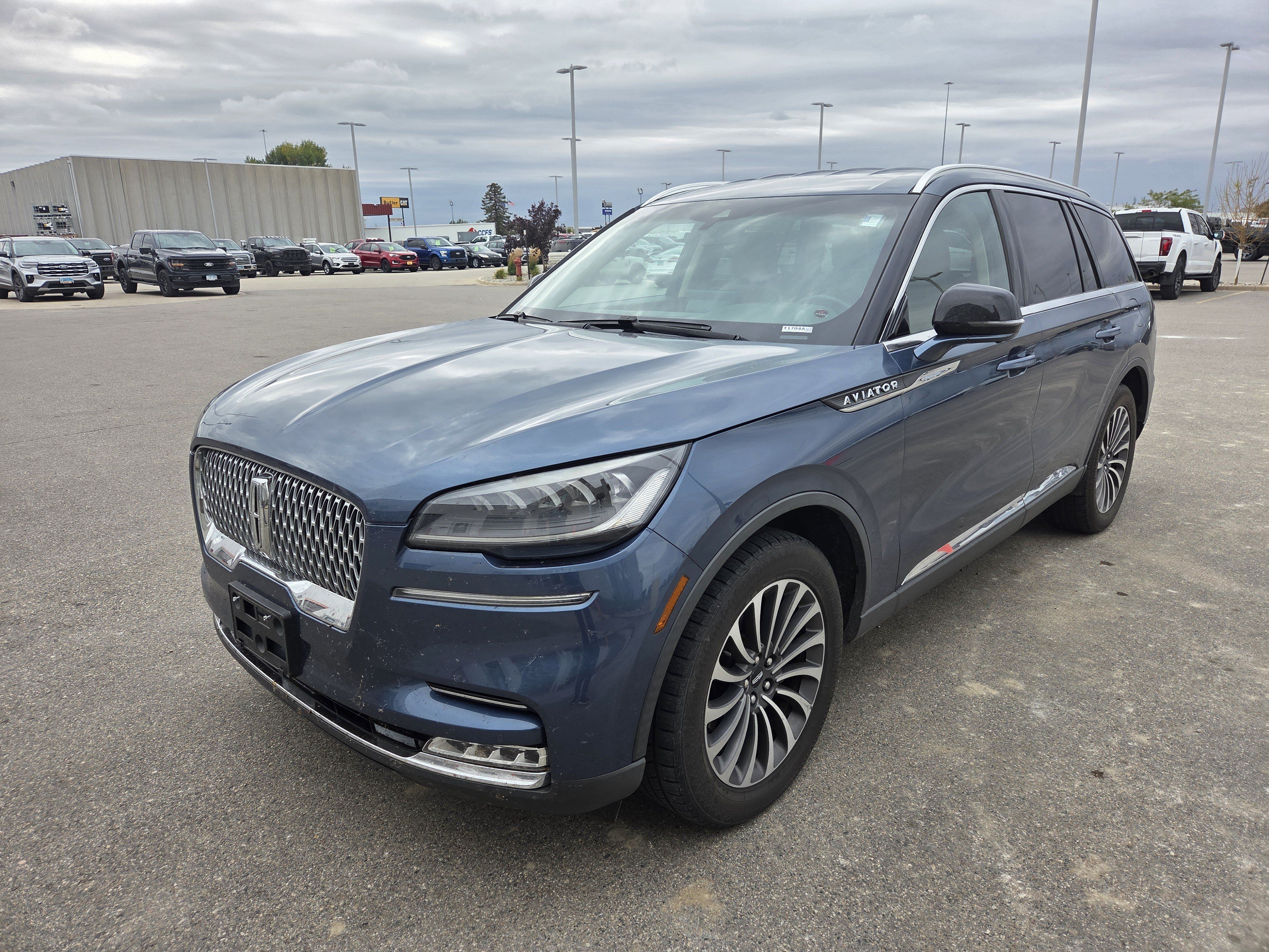 Used 2020 Lincoln Aviator Reserve AWD/4WD image 3