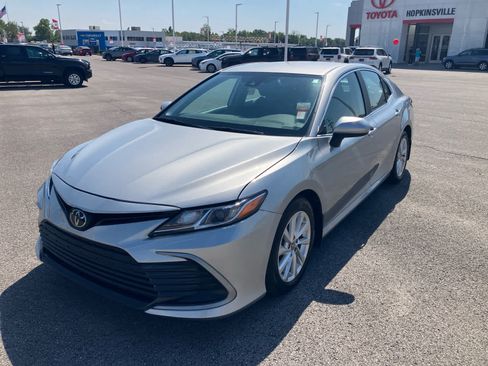 Used 2023 Toyota Camry LE FWD image 3