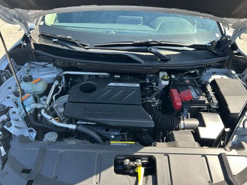 Used 2025 Nissan Rogue SV FWD image 27