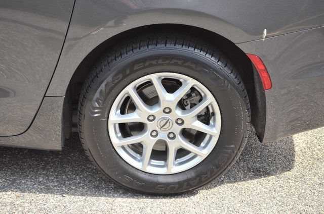 Used 2023 Chrysler Pacifica Touring-L FWD image 12