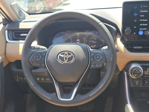 Used 2025 Toyota RAV4 Limited AWD/4WD image 19