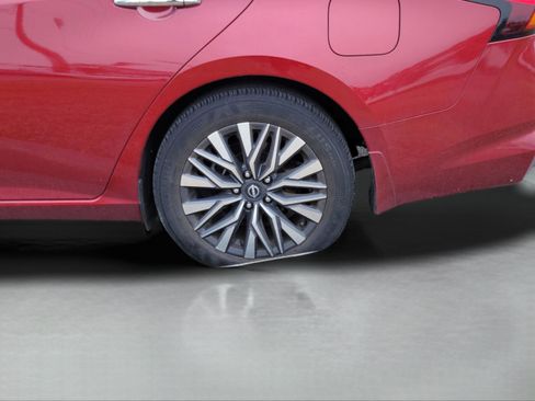 Used 2024 Nissan Altima 2.5 SV image 25