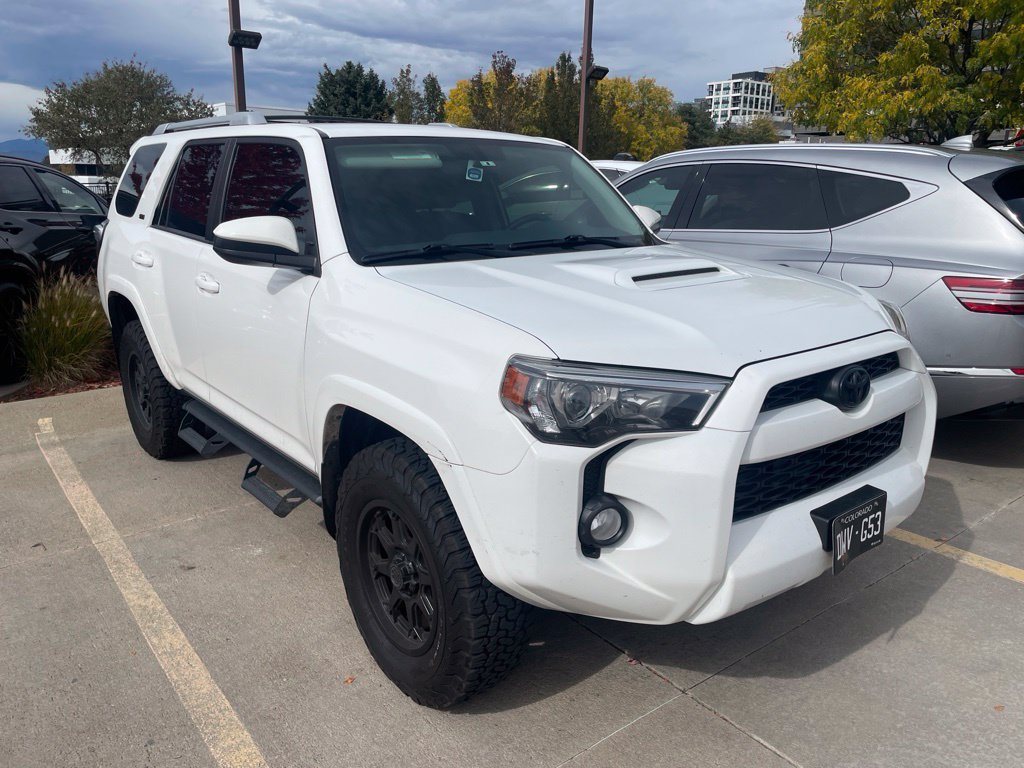 Used 2018 Toyota 4Runner SR5 AWD/4WD image 1