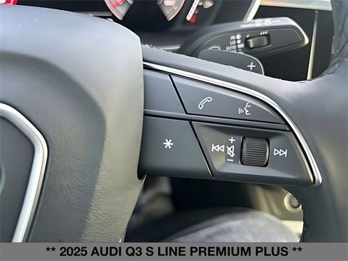 Used 2025 Audi Q3 2.0T Premium Plus w/ Premium Plus Package image 24