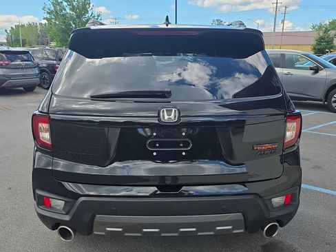 Used 2025 Honda Passport TrailSport image 9