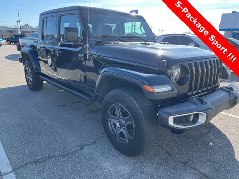Used 2022 Jeep Gladiator Sport image 7