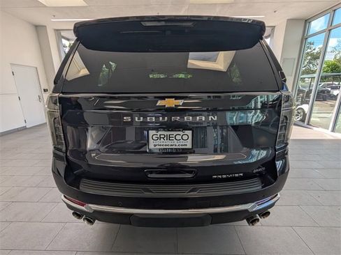 Certified 2025 Chevrolet Suburban Premier image 12