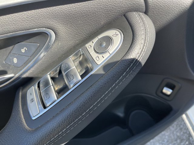 Used 2019 Mercedes-Benz C 300 Sedan image 13